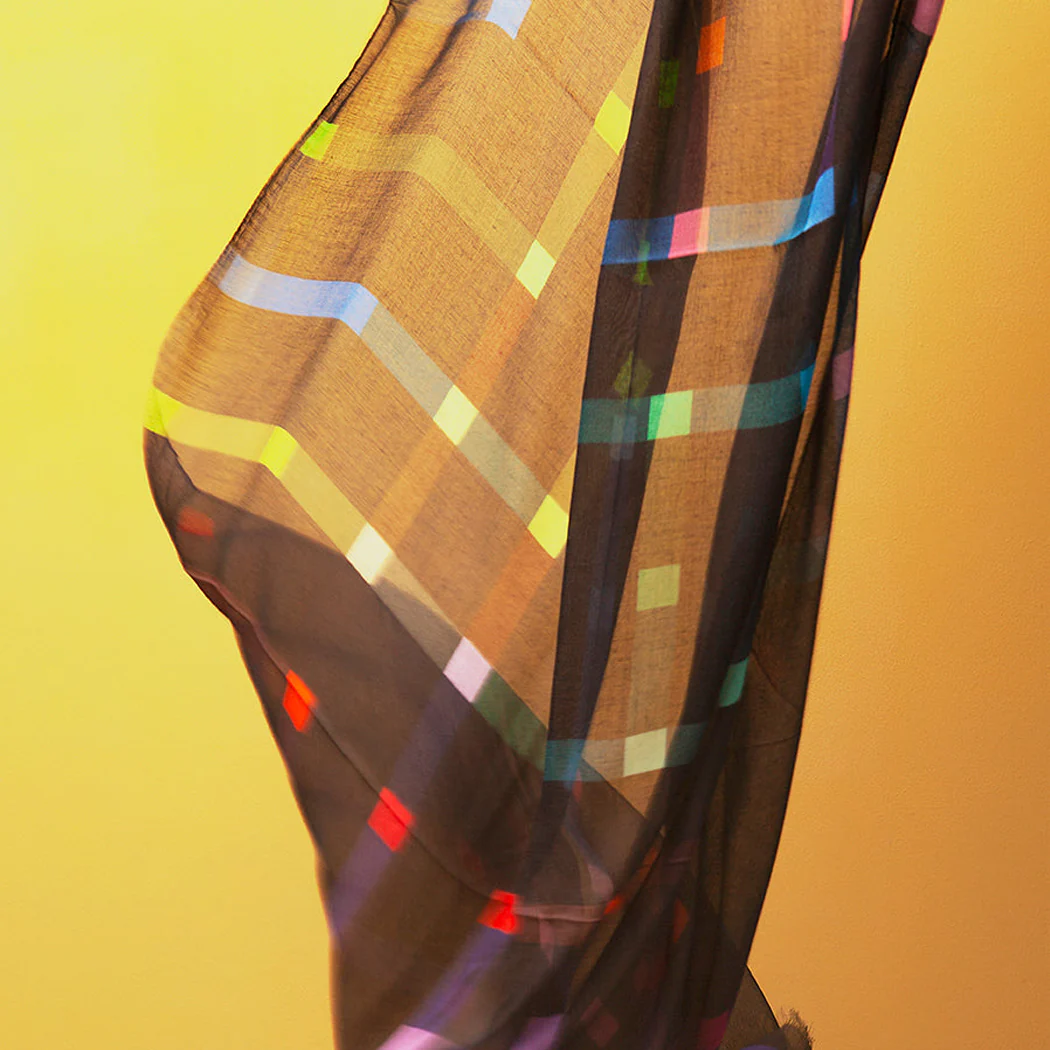 Bufanda Bitmap Glow Longissima Zuzunaga