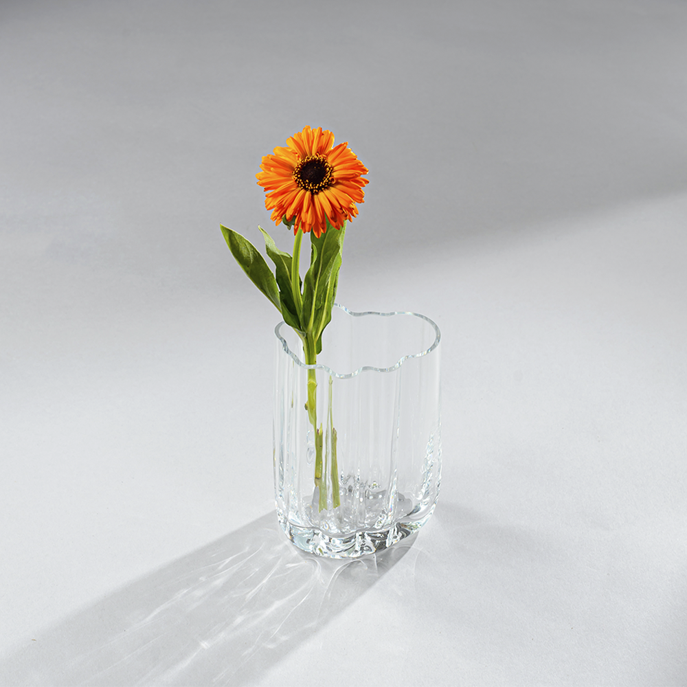 Florero Silk by Alberto Vitelio
